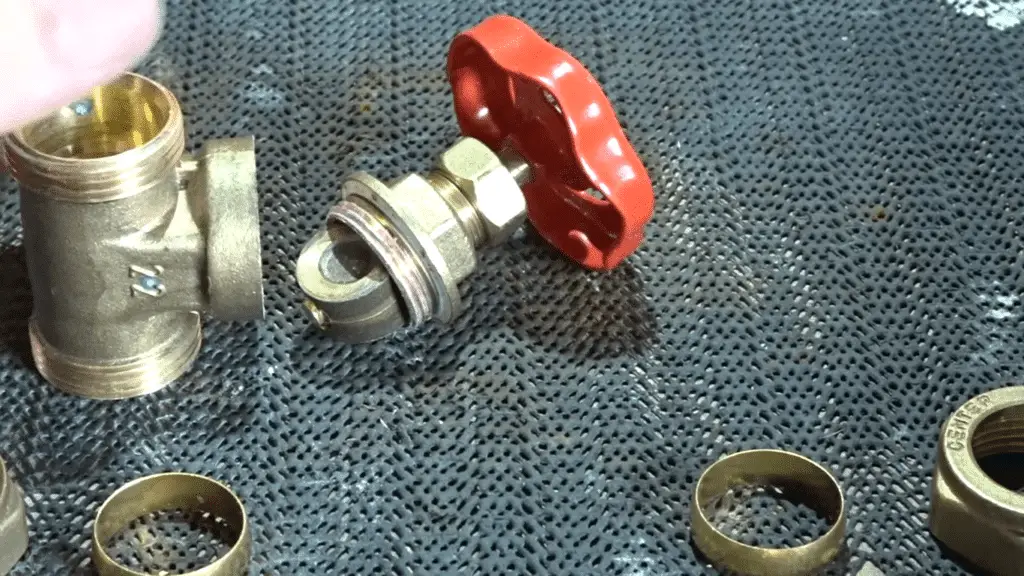 Disassembling a gate valve.